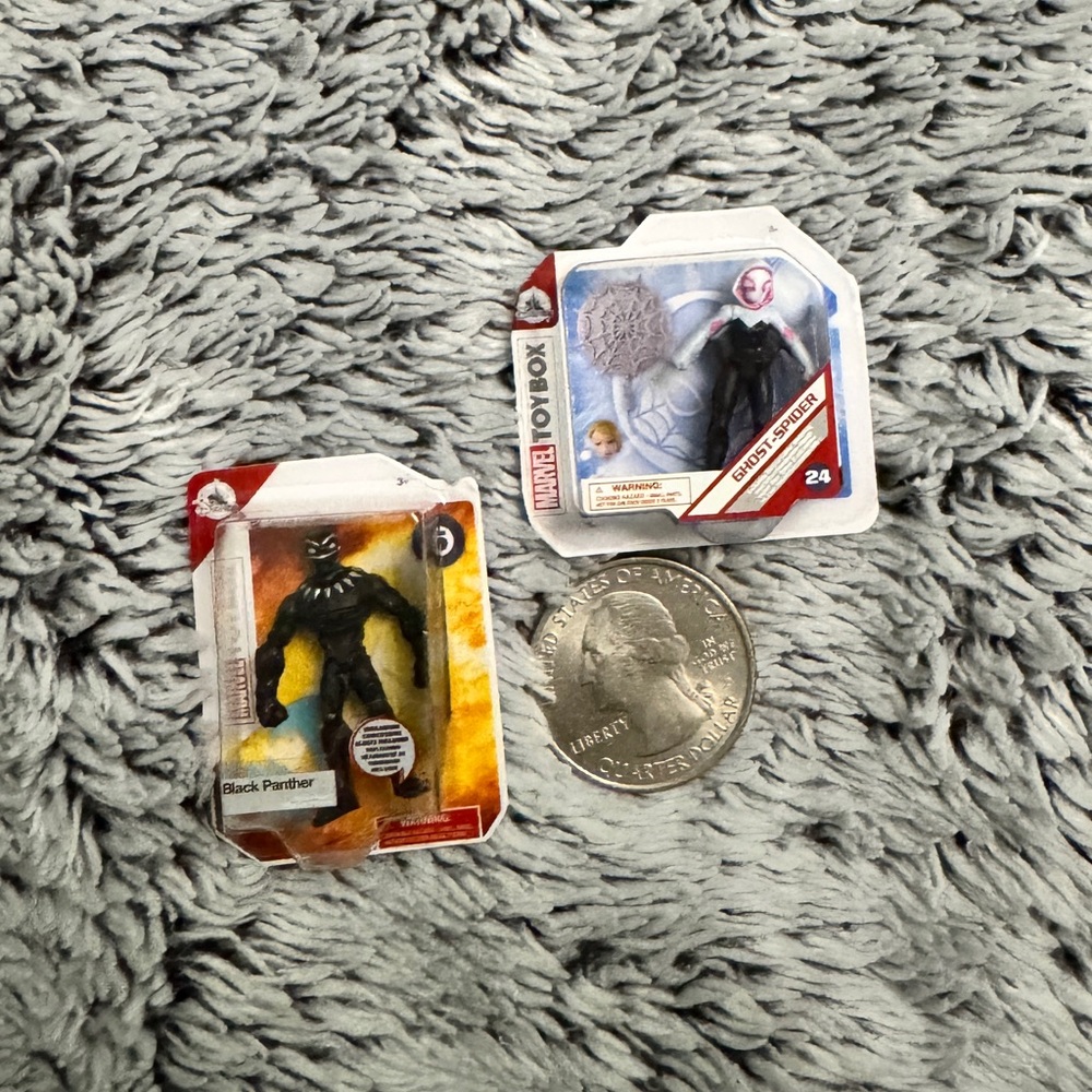 Marvel BLACK PANTHER & Spiderman Toybox Ghost Spider Zuru Mini Brands Disney S 2